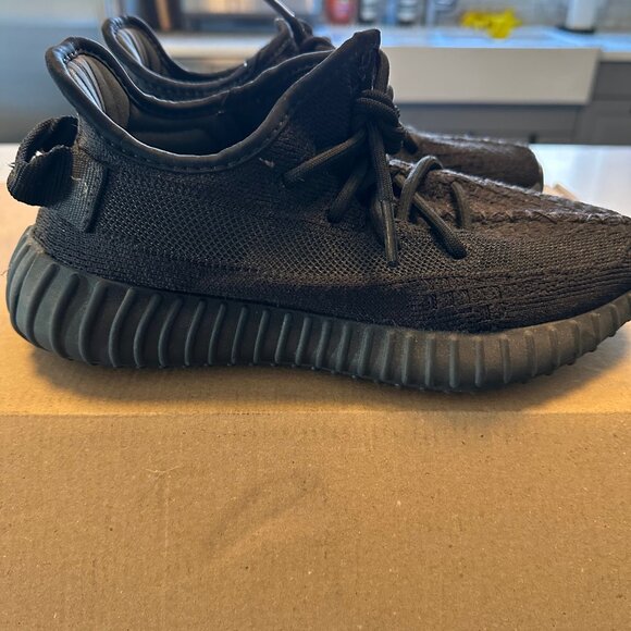 Adidas Yeezy Boost 350 Black Mens 4.5/Women's 6 - Picture 4 of 6